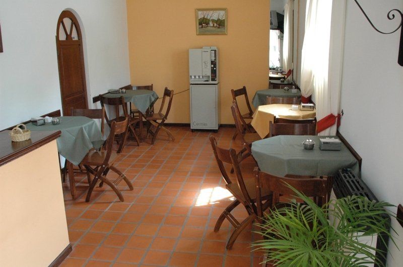 Donna Alda Hotel سالتا المطعم الصورة